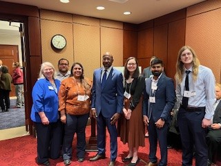 Samantha Yeligar from Georgia and several other AAI Public Policy Fellows had the opportunity to meet with @SenatorWarnock during #PPFPHillDay. Thank you, Senator Warnock, for taking the time to talk with us and supporting biomedical research!