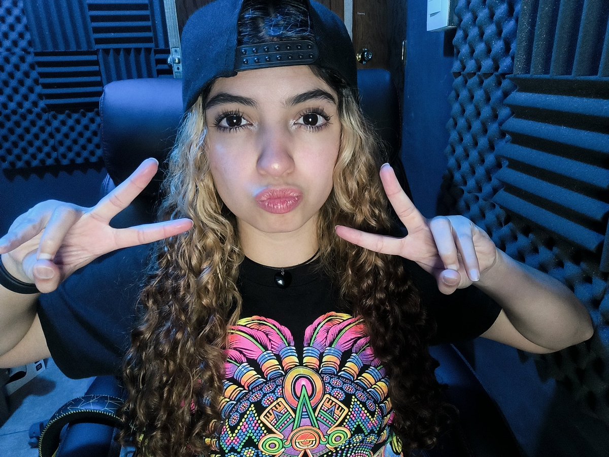 dynispao's tweet image. 💙💙💙