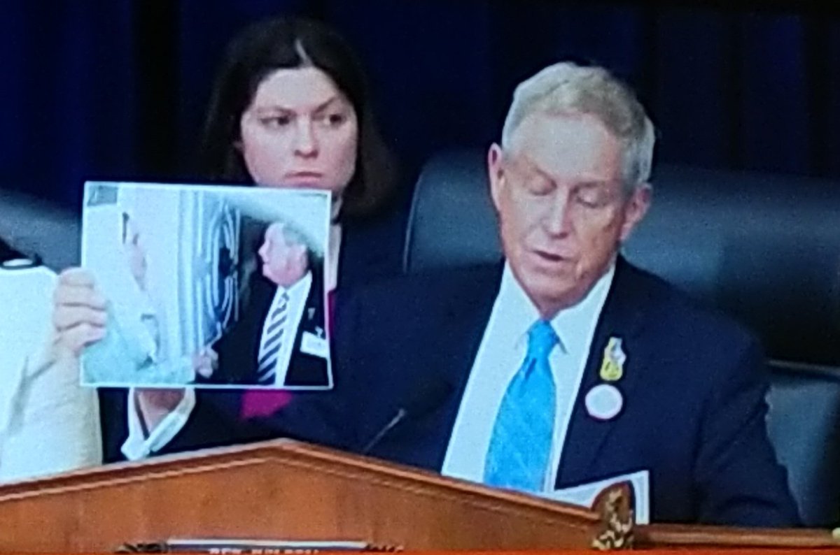 MonaEssSays's tweet photo. During the proceedings of the US House Committee on Foreign Affairs, the Committee Chairman, Joe Wilson reminisces his meeting with Pakistan's 'SUPERSTAR' - BENAZIR BHUTTO months before her assassination.

No national or global discourse move fwd without the mention of Bhuttos❤️ https://t.co/88NRTXdFbp