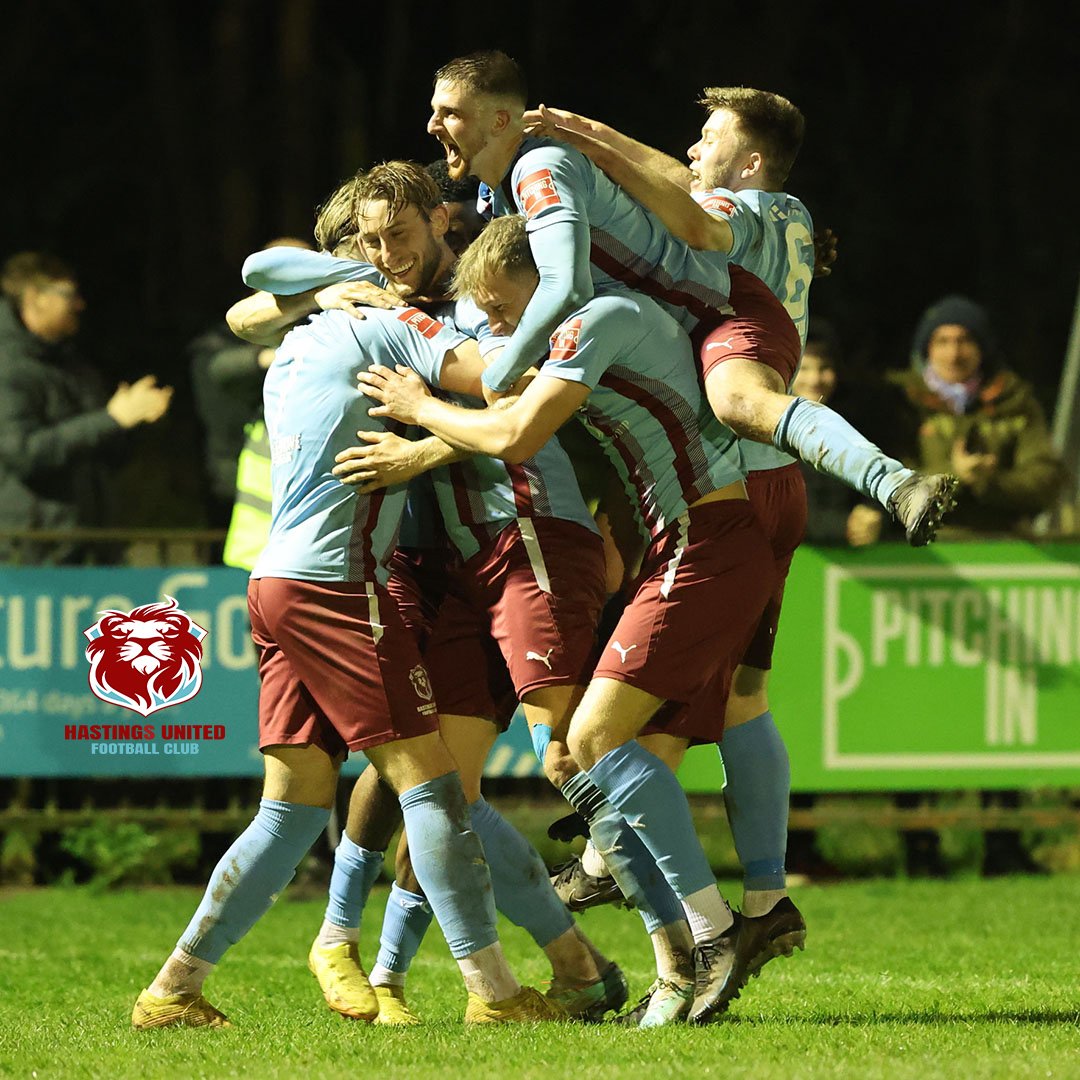 📸 𝑴𝑨𝑻𝑪𝑯 𝑷𝑯𝑶𝑻𝑶𝑺

Check out these photos from our <a href="/IsthmianLeague/">The Pitching In Isthmian League</a> win over <a href="/HornchurchFC/">Hornchurch FC</a>

📸 flic.kr/s/aHBqjBi7tv

#COYU
#MatchdayPhotos
#HUFC