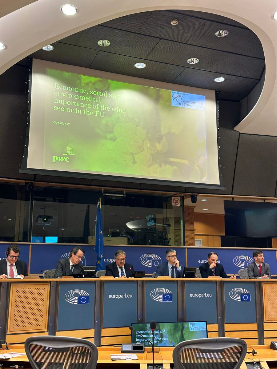 📋 Hoy asistimos en el Parlamento Europeo a la presentación del estudio: ‘Economic, Social and Environmental importance of the Wine sector in the EU’, elaborado por @PwC_Spain para el @wine_ceev.