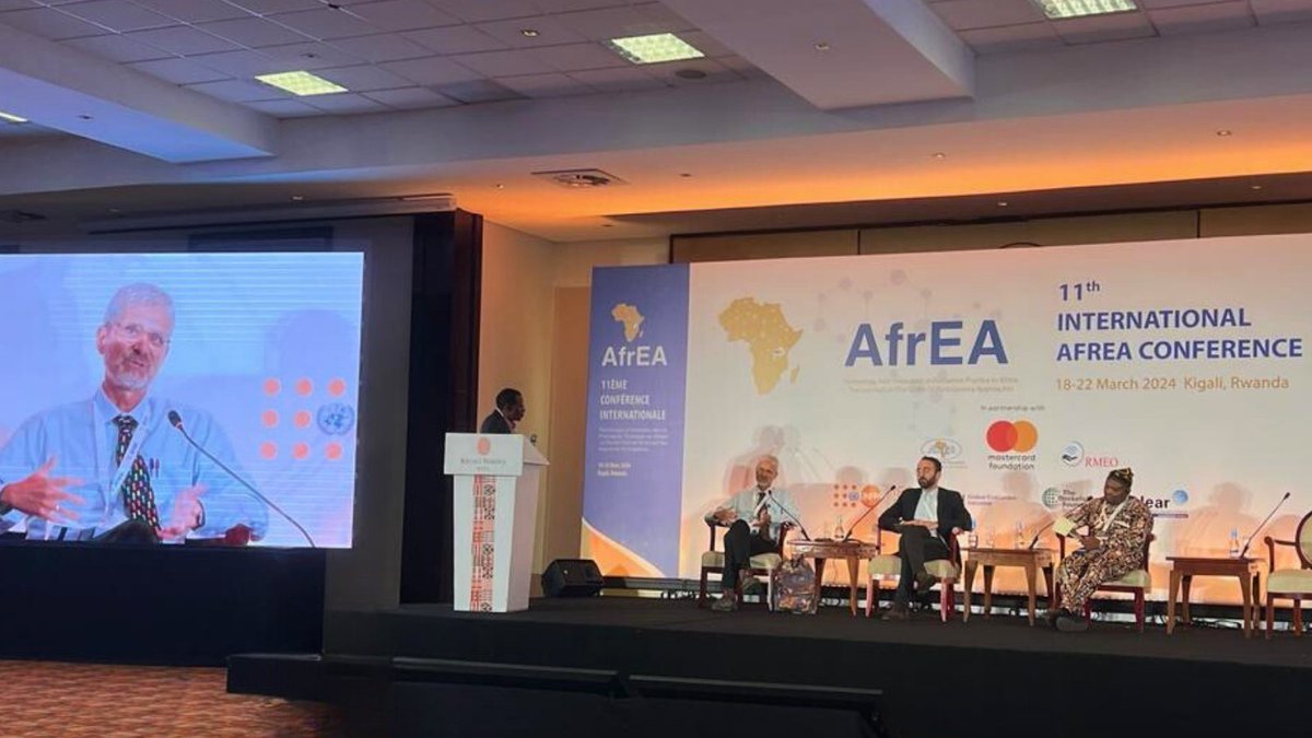 How can the evaluation community harness the power of #AI in #evaluation?

✔️build collective guardrails for AI use in evaluation
✔️share knowledge &amp; tools
✔️enhance collective capacities
✔️invest in innovation

At #AfrEA2024
#GenAI