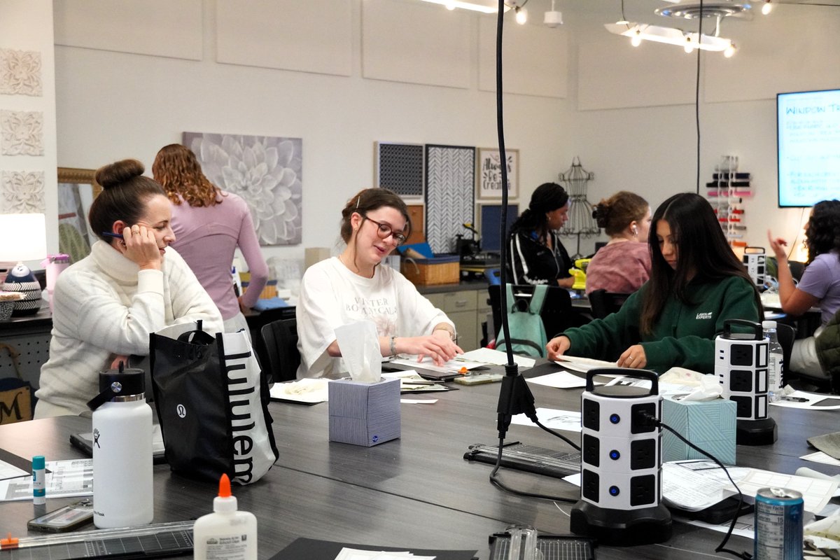 🪟Interior Design I students were working on a window treatments mini project in class this week! 
#kcal #kellercenterforadvancedlearning #kisd #kellerisd #CelebrateKISD #CTEinKISD #theKCALconnection