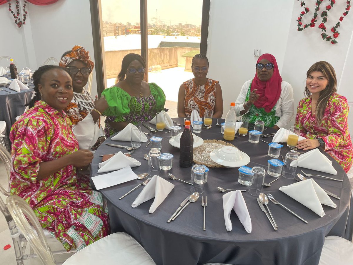 AFIGFunds's tweet photo. #AFIGFunds highlights #NouvelleMiciEmbaci's initiatives on #IWD2024
· Procession with brass bands, gifts
· Inspiring videos and a conference: Inclusion in male-dominated fields, girls in non-traditional careers.
· Award ceremony honoring female technicians.@pbacker67 @PMNdiaye https://t.co/TPKvNGCG86