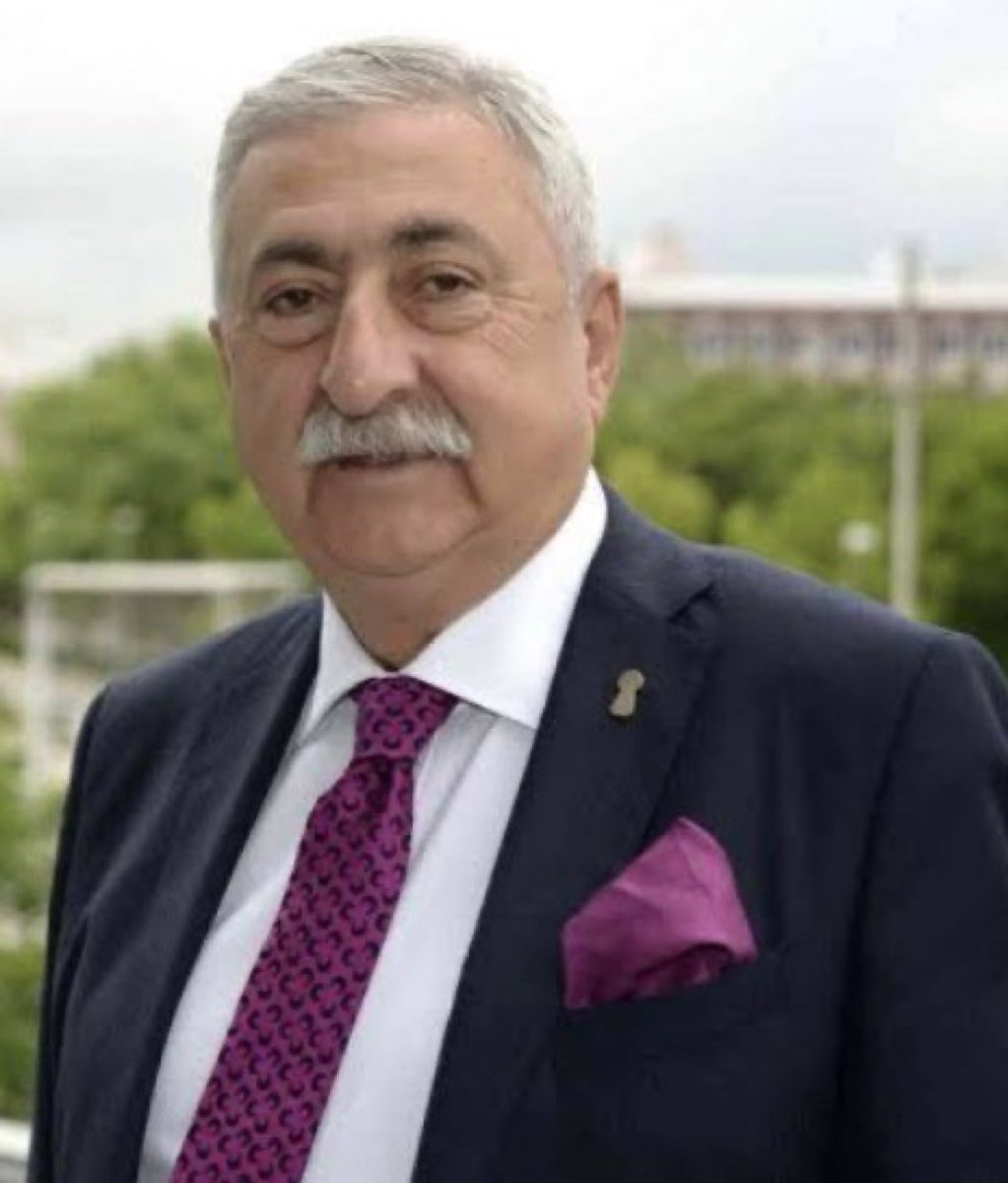 Bu yüzü Bağkurlu esnaflar hiç unutmayacak ..!! Nefes aldığımız sürece 1 gün bile hayır duası ile anılmayacaksınız ..!! Sizi unutmadık ..!!

<a href="/RTErdogan/">Recep Tayyip Erdoğan</a> 
<a href="/B_Palandoken/">Bendevi Palandöken</a> 
<a href="/isikhanvedat/">Prof. Dr. Vedat Işıkhan</a>  
  Bağ-Kur 
#BagkurdanOyBekleme 
#BagkurPrimEsitleme