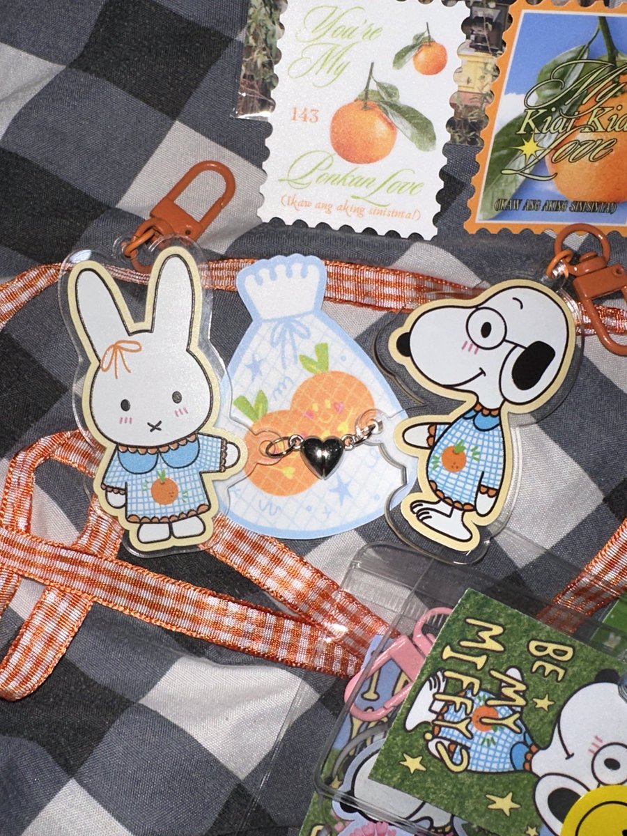 pocketz4u's tweet photo. 📦 they’re saur adorable >.< thank u so much @capturedwarmth !!! 🤓🍊 https://t.co/Q4KXwocBck