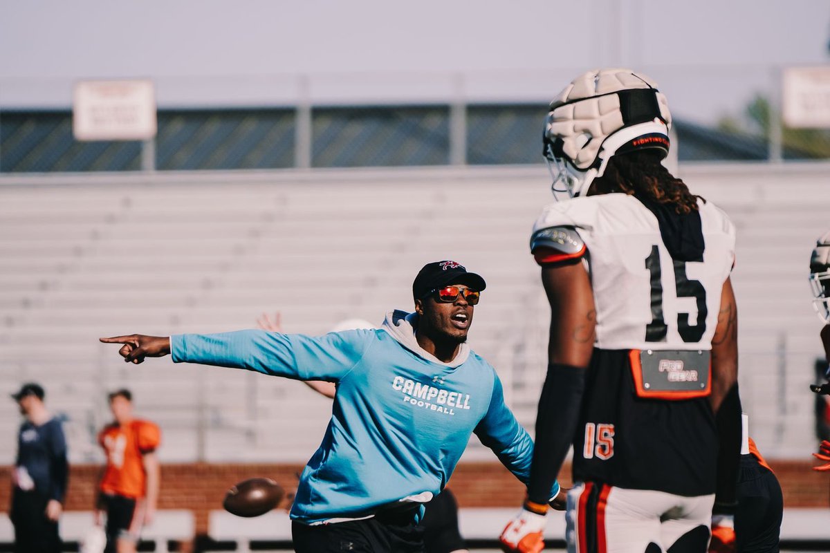 ACCOUNTABLE - Responsible to someone for action! Today is a great day to get better! #BetterTogether #FightAsOne | #RollHumps 🐪