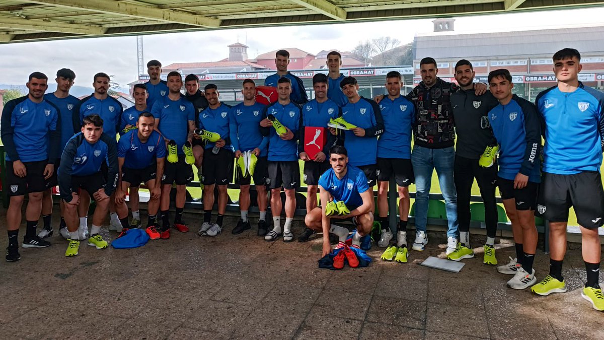 🗣️⚽️ #VisitasAFE | ¡Visitas a vestuarios!

🤜🏻🤛🏻 Gracias a los futbolistas del @ADCeuta_FC, @SestaoRC y @REALUNIONCIRUN. 

👉🏻 Representantes #AFEFútbol: @dcifu15 e @IkerZarate. 

#UnidosSomosMásFuertes 💪🏻⚽️