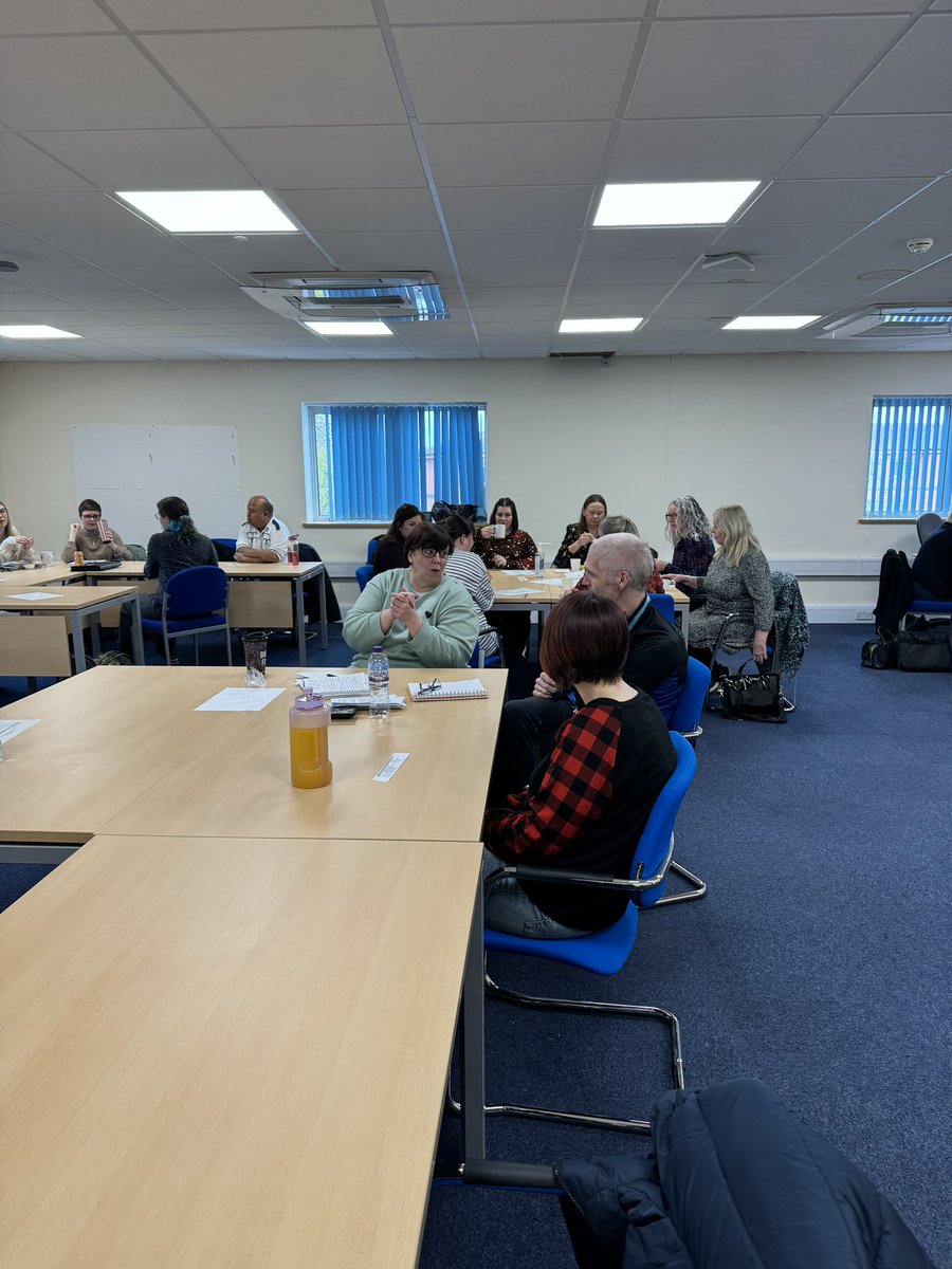 ellie_nhs's tweet photo. One of ULHT’s amazing chaplains. Andy Jackson-Parr with an action table on encouraging spiritual needs of our patients to be met. #cancercns #ulht #cnsforum @nurselauren25 https://t.co/eFmnPFnMBr