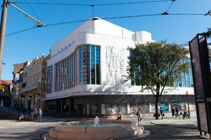 JorgeCarmo9's tweet photo. #Porto #Portugal #travel #WorstTour ✈️🏘️😎 Give it a try: why you need to discover Porto's worst #architecture on this tour ➡️ https://t.co/fJA0XbWYIE
Austin Bush discovers why Porto’s “Worst Tour” might be the perfect way to get under the skin of Portugal’s second city. Via @lonelyplanet