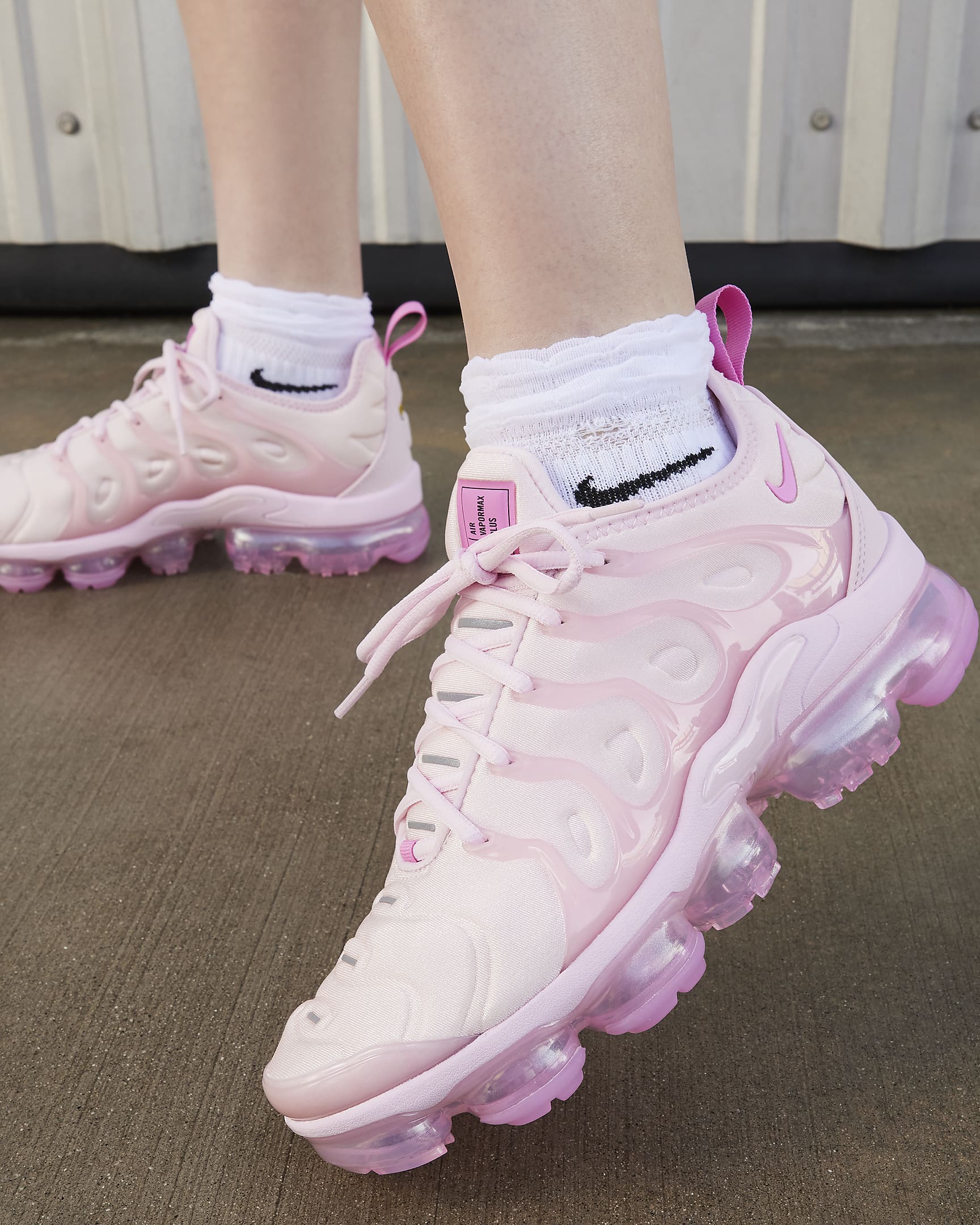 SNKR TWITR on X AD 168 each w code SPRING WMNS Nike Air VaporMax Plus Pink Foam https t DoCPF5ct57 Black Anthracite https t gPDtXQdVrv White Metallic Silver https t FZsyR03ipb https t NTOe...