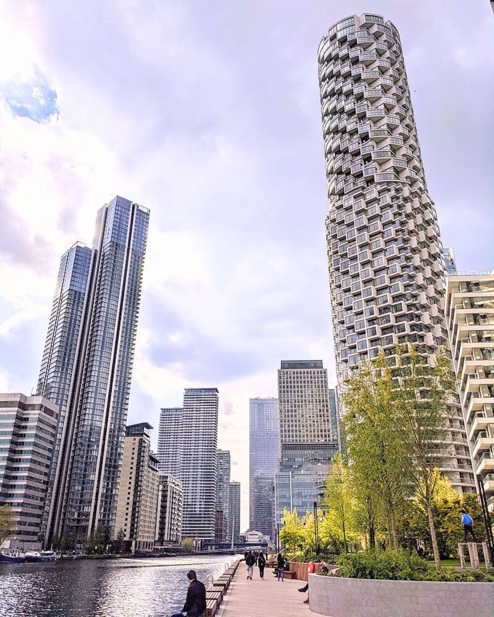 As a world leader in recycling, circularity is an essential lever as we work to decarbonize building and become a net-zero company.

This #GlobalRecyclingDay, read more on how we’re driving circularity and recycling in our 2023 Annual Report.

holcim.com/investors/publ…

📸:The Wub