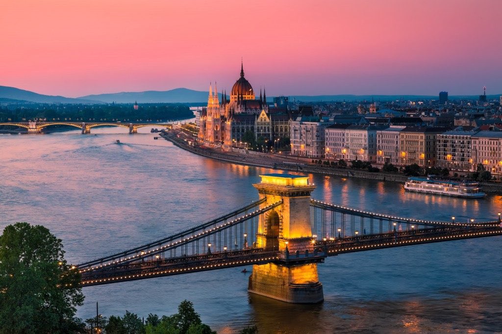 LyceeJeanMace's tweet photo. Dernière réunion de préparation avant de s’envoler vers Budapest 🇭🇺🇪🇺pour 4 semaines de formation en milieu professionnel @ErasmusplusFR pour 4 élèves de terminale ! Bravo et bon courage à tous, décollage en fin de semaine ✈️ ! @Dsden57 @acnancymetz  @GregoryPremon https://t.co/s8q4Ty0WSR