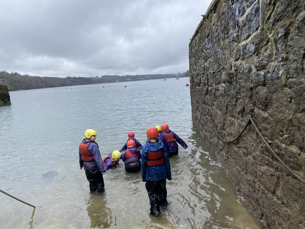 Class 6F tweet media