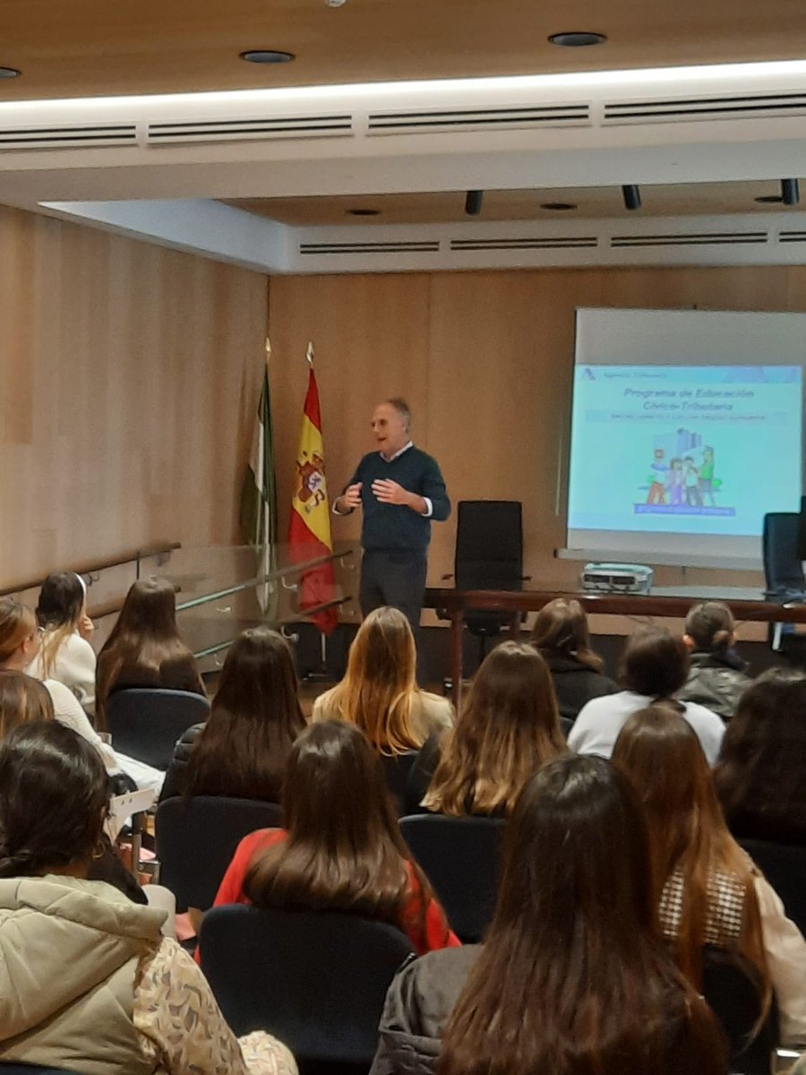 albaydar's tweet image. 1° de Asistencia a la Dirección y 1° de Administración y Finanzas A han visitado la Agencia Estatal de Administracion Tributaria ¡Muchas gracias por tan interesante clase! #formacion #formacioncomplementaria #ods4 #orientacionprofesional
