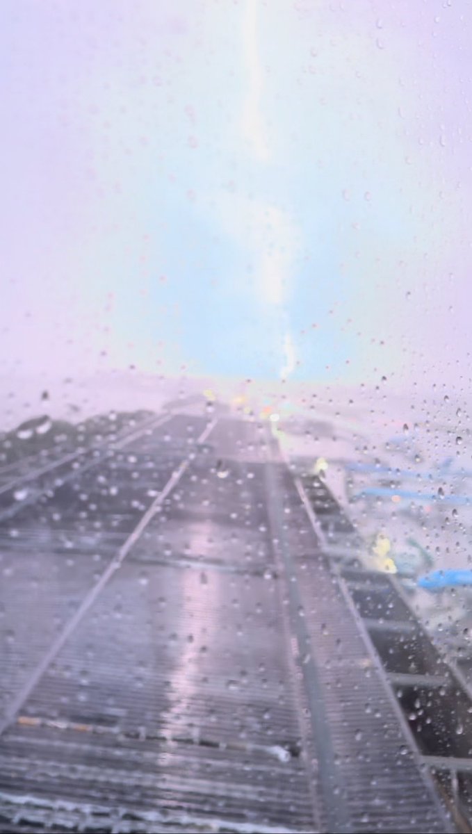 Uno de tantos…⚡️✈️