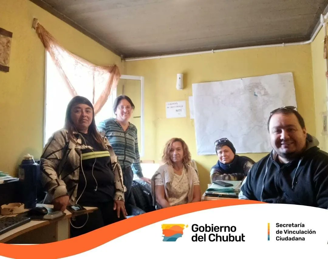 Estuvimos reunidos con miembros de la Cooperativa Nueva Esperanza de Trelew charlando sobre los proyectos que vienen llevando adelante referidos a la recuperación y reciclado de residuos sólidos urbanos, así como las proyecciones que tienen para seguir creciendo.