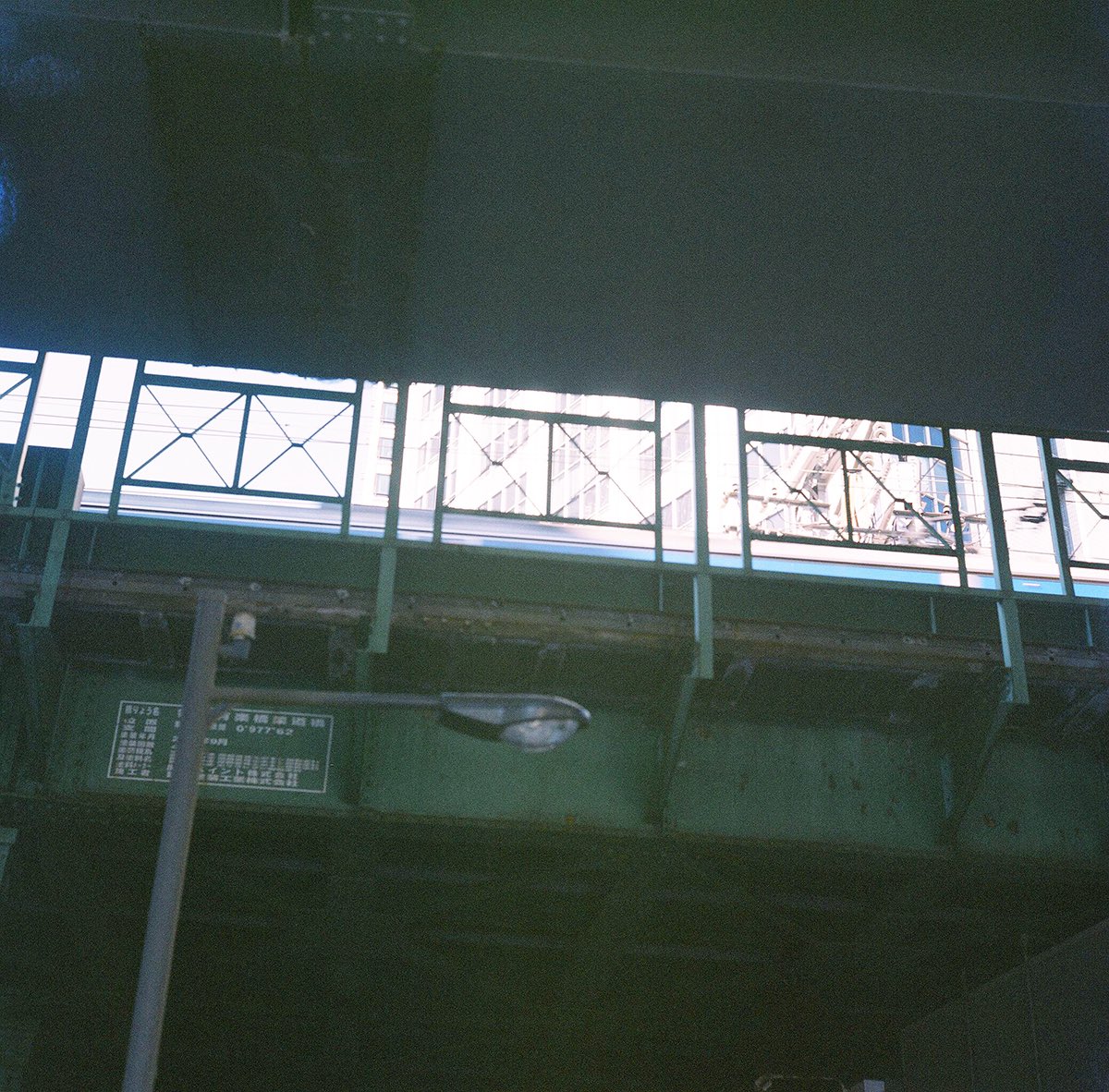WAIKIKI PHOTOGRAPH
railroad , ginza japan
#ginza 
#railroad 
#filmdevelopment 
#フィルム現像 
#streetphotography 
#filmphotography 
#filmcamera 
#rolleiflex 
#rolleiflex28f 
#ローライフレックス 
#ローライフレックス28f 
#フィルムカメラ 
#ブローニー 
#waikiki_inc_photograph