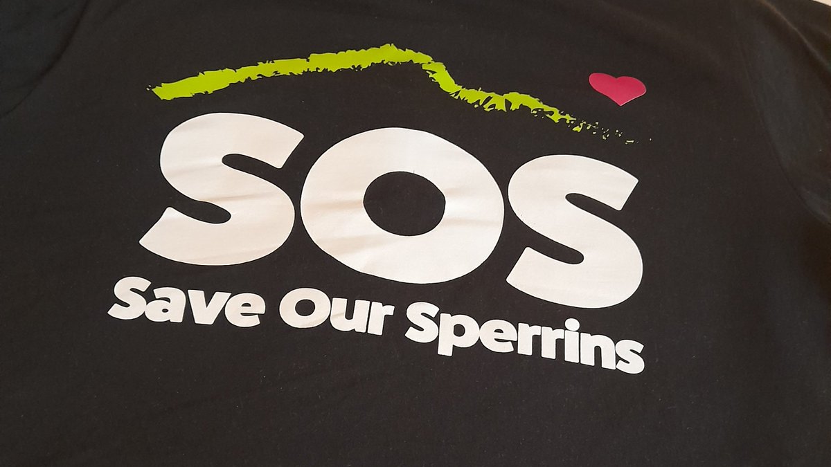 Solidarity and best wishes from #Brussels to all defenders of air, land, water and health who today are participating in the Pre-Inquiry on Dalradian's toxic plans to destroy #TheSperrinsAONB in the <a href="/StruleArts/">Strule Arts Centre</a> ✊🏻
Ádh mór oraibh! 💚

#WeShallOvercome 
#NoToxicmining