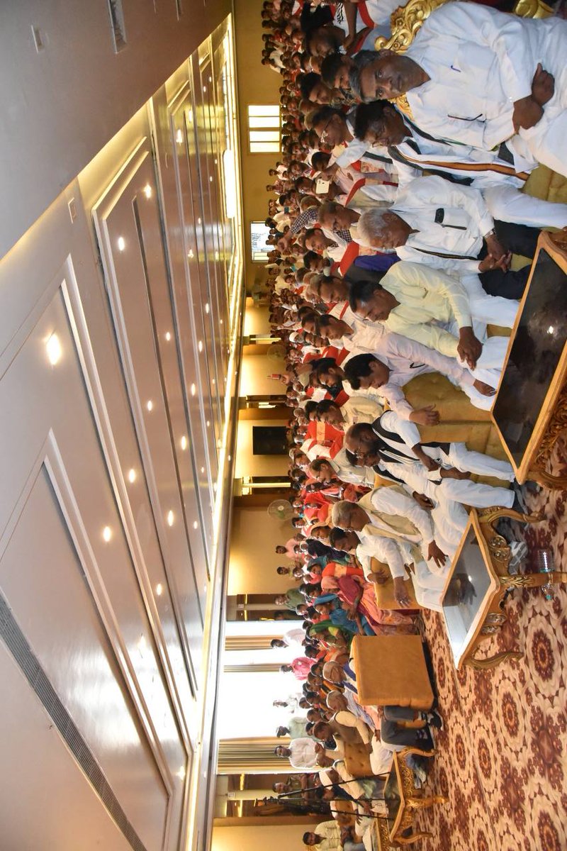 SwamiPMaurya's tweet photo. राष्ट्रीय शोषित समाज पार्टी जनपद इकाई, रायबरेली की कार्यकर्त्ता बैठक, स्थान प्रगति पुरम (रतापुर), जनपद रायबरेली में संपन्न हुआ। उक्त बैठक में उपस्थित कार्यकर्ताओं को सम्बोधित किया। https://t.co/ImUjwLCHr7