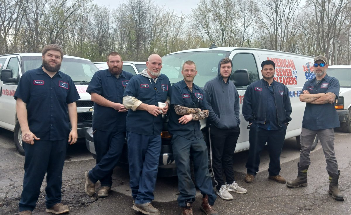 AmericanS37283's tweet image. 👨‍🔧 Tech to the rescue! 💻 Our team is ready to tackle that pesky sewer plug and get things flowing again. 🚽 #TechSquad #SewerProblems #SewerSolutions 💦