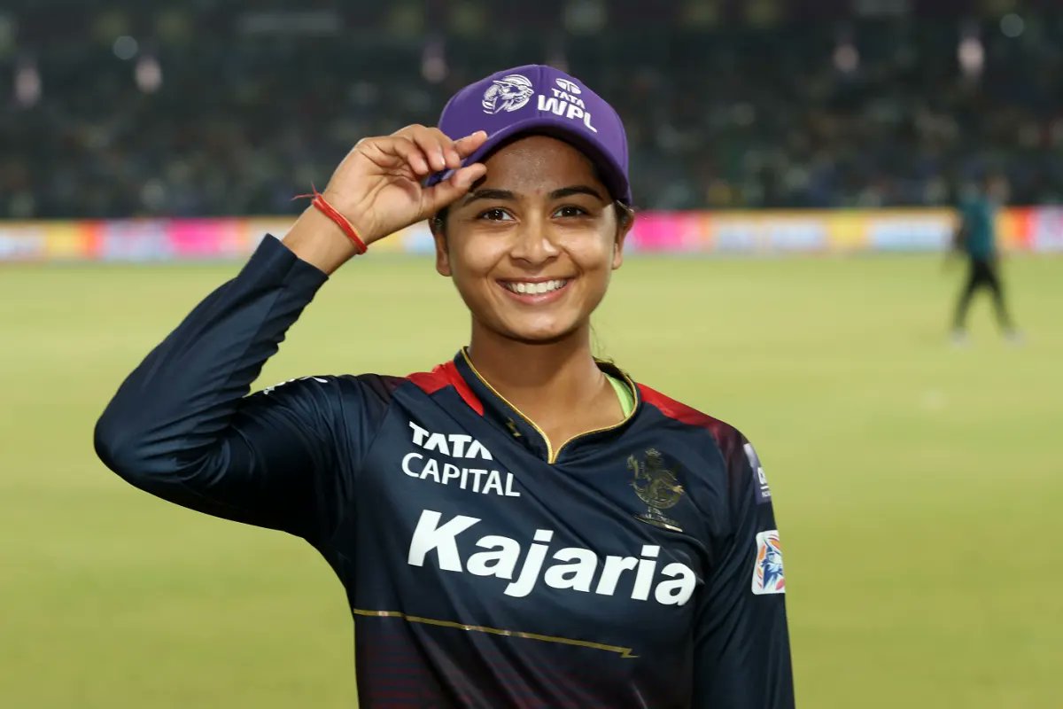 Shreyanka Patil (at age 21) becomes the YOUNGEST player to win Orange Cap or Purple Cap in IPL/WPL.
#WPL2024
