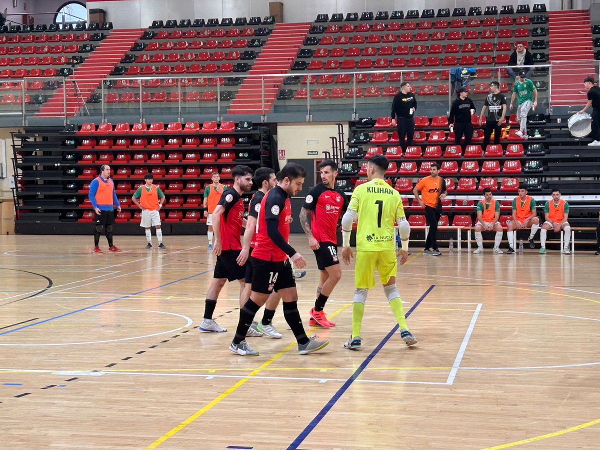 Tiempo de Futsal (@tdfutsal) on Twitter photo 𝙇𝘼 𝙁𝘼𝙇𝙏𝘼 𝘿𝙀 𝙋𝙀𝙂𝘼𝘿𝘼 𝘿𝙀𝙅𝘼 𝙎𝙄𝙉 𝙋𝙍𝙀𝙈𝙄𝙊 𝘼𝙇 𝘾𝘿 𝙎𝙋𝙊𝙍𝙏𝙄𝙉𝙂 𝙁𝙎 𝙇𝘼 𝙉𝙐𝘾Í𝘼
🔴⚫ El <a href="/CDNuciaFS/">CD Sporting FS La Nucía</a> cae derrotado por 5️⃣-3️⃣ en el 𝘗𝘢𝘳𝘤 𝘌𝘴𝘱𝘰𝘳𝘵𝘪𝘶 𝘎𝘶𝘪𝘦𝘳𝘢 frente al Cerdanyola del Vallés FC.
➡️ Un buen arranque del equipo local en su 𝙇𝘼 𝙁𝘼𝙇𝙏𝘼 𝘿𝙀 𝙋𝙀𝙂𝘼𝘿𝘼 𝘿𝙀𝙅𝘼 𝙎𝙄𝙉 𝙋𝙍𝙀𝙈𝙄𝙊 𝘼𝙇 𝘾𝘿 𝙎𝙋𝙊𝙍𝙏𝙄𝙉𝙂 𝙁𝙎 𝙇𝘼 𝙉𝙐𝘾Í𝘼
🔴⚫ El <a href="/CDNuciaFS/">CD Sporting FS La Nucía</a> cae derrotado por 5️⃣-3️⃣ en el 𝘗𝘢𝘳𝘤 𝘌𝘴𝘱𝘰𝘳𝘵𝘪𝘶 𝘎𝘶𝘪𝘦𝘳𝘢 frente al Cerdanyola del Vallés FC.
➡️ Un buen arranque del equipo local en su
