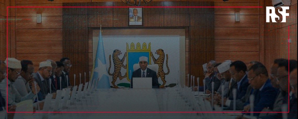 #Somalie :le ministre de l'Info a constitué un Conseil des médias avec 6 proches du gvt sur 9 membres.RSF dénonce une décision contraire à la loi sur les médias prévoyant une représentation majoritaire des acteurs du secteur. Le président doit la refuser. rsf.org/fr/somalie-rsf…
