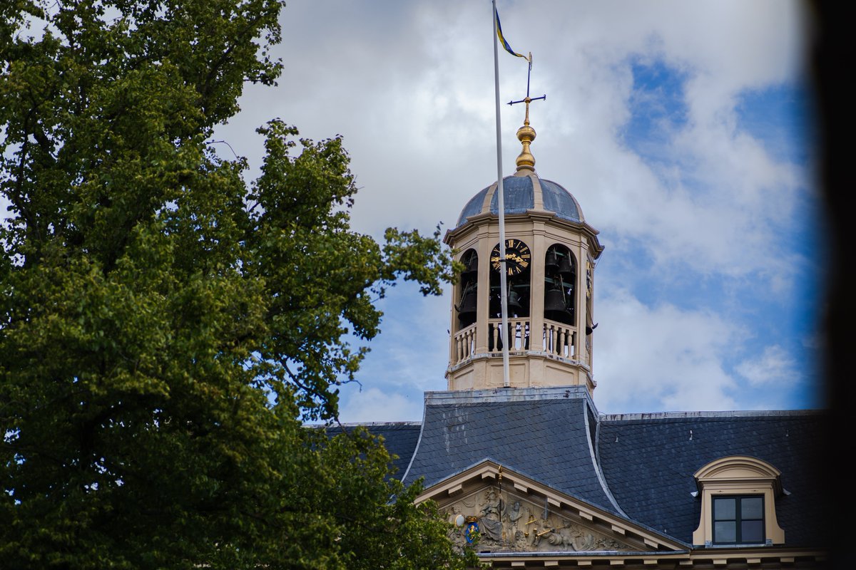 Vandaag begint de raadsdag om 17.00 uur. Op de agenda zes info bijeenkomsten en tot slot een debat over de Fryske urgentieverordening. De onderwerpen, de stukken en de livestream staan op de website. leeuwarden.bestuurlijkeinformatie.nl