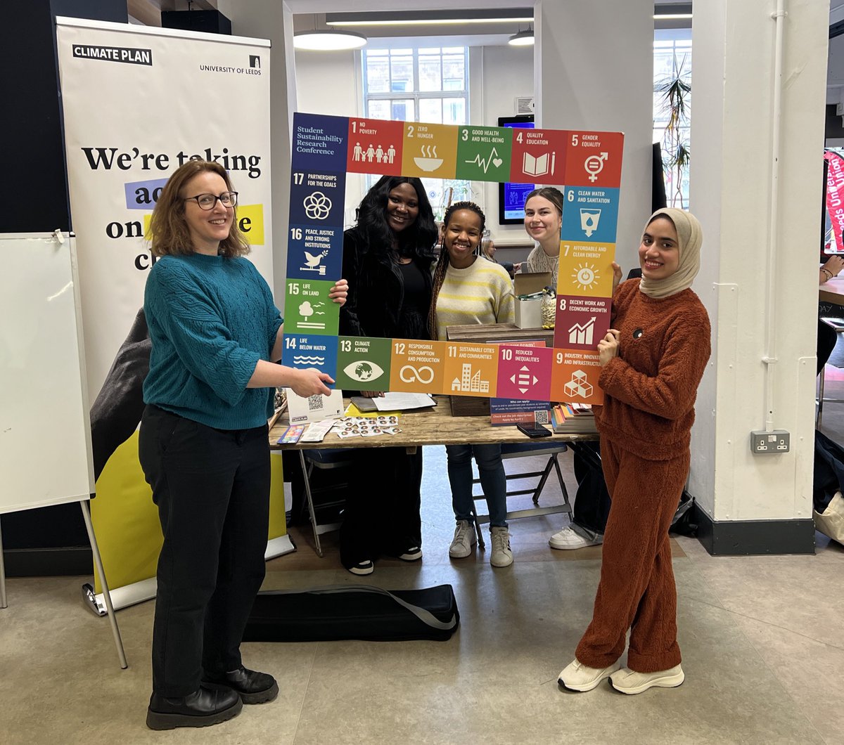 Come along to our #SustainableCurriculum stall in @LeedsUniUnion (today and tomorrow, 11am-2pm) to learn about how you can include sustainability in your studies… regardless of your discipline! 🎓🌱