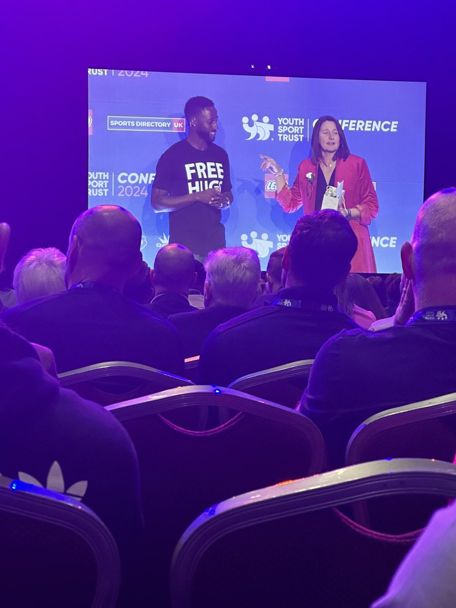 Completely blown away by @FreeHugsProject Ken Nwadike Jr the first keynote speaking at the @YouthSportTrust conference! How the power of one track coach changed the course of Ken’s life giving a vision and purpose! #freehugs #YSTconference