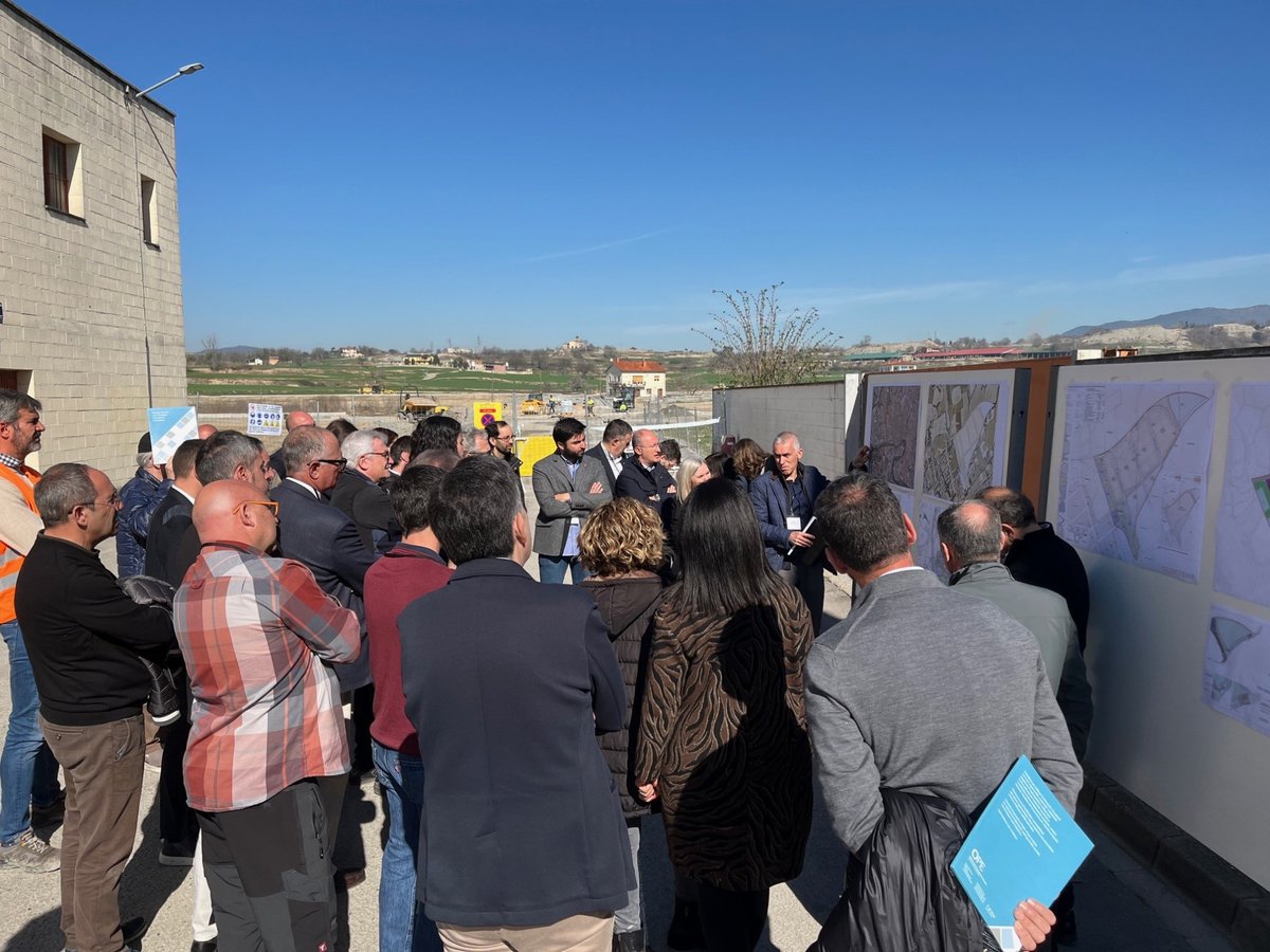 🚧 Visita d'empreses de #Manlleu a les obres del polígon del Pla del Mas L'objectiu era presentar les característiques d'aquest nou sòl industrial als empresaris + INFO ➡️ elter.net/noticia/27483/…