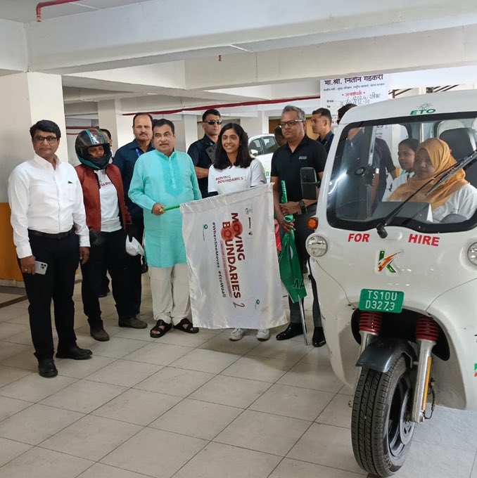 Thank you @nitin_gadkari ji for commending our all women crew on 3333 km #EV campaign from Kanyakumari to Kashmir supported by @etomotors @sidbiofficial on reaching half journey at #Nagpur today!
