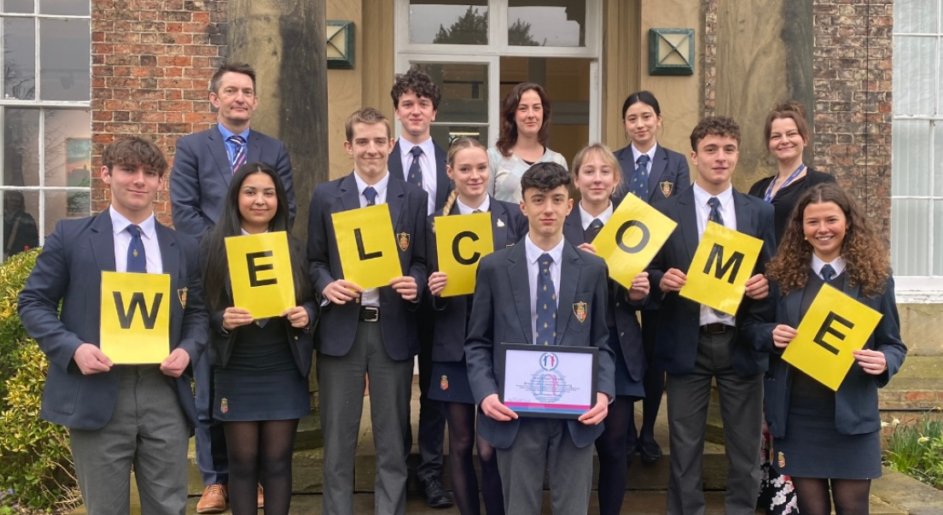 Great news for #NorthYorkshire as @RiponGrammarSch is one of the first secondary schools in the area to be presented with The School of Sanctuary award. #Sanctuary #RefugeesWelcome orlo.uk/x5zec