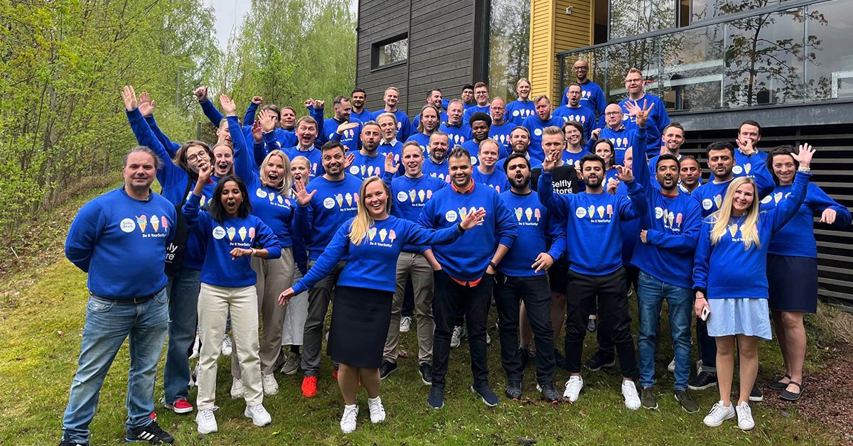 Selfly Store tweet media