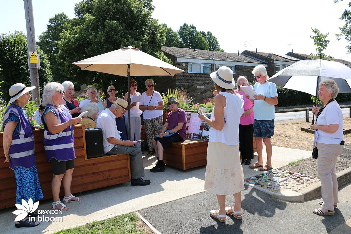 Discover how The Friendly Bench Network is building community connections, promoting wellbeing, & empowering local engagement. Read more about the heartwarming initiatives transforming neighbourhoods: thefriendlybench.co.uk/post/building-… #TheFriendlyBench #CommunityEngagement #wellbeing
