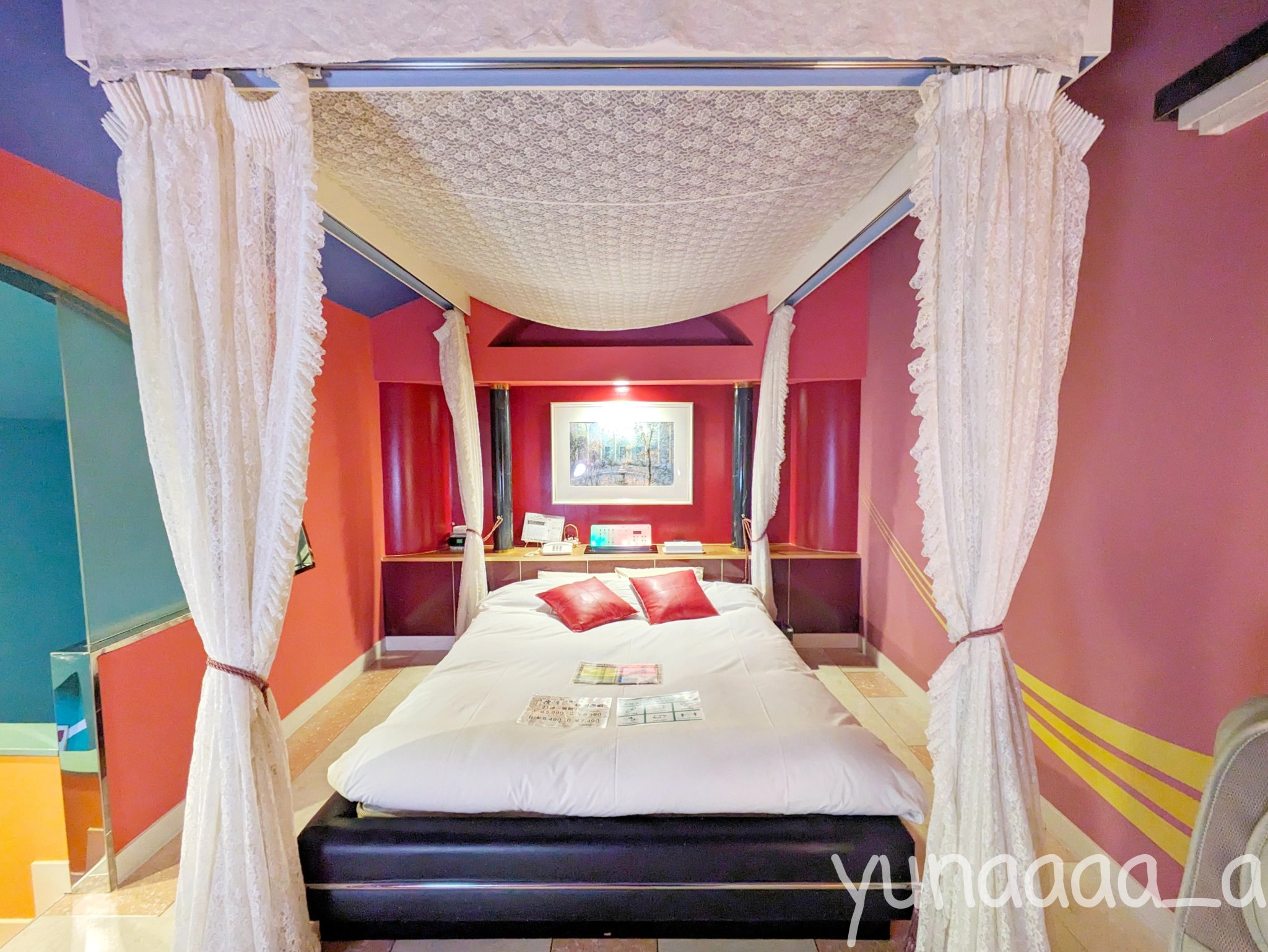 昭和レトロ ラブホテルの室内