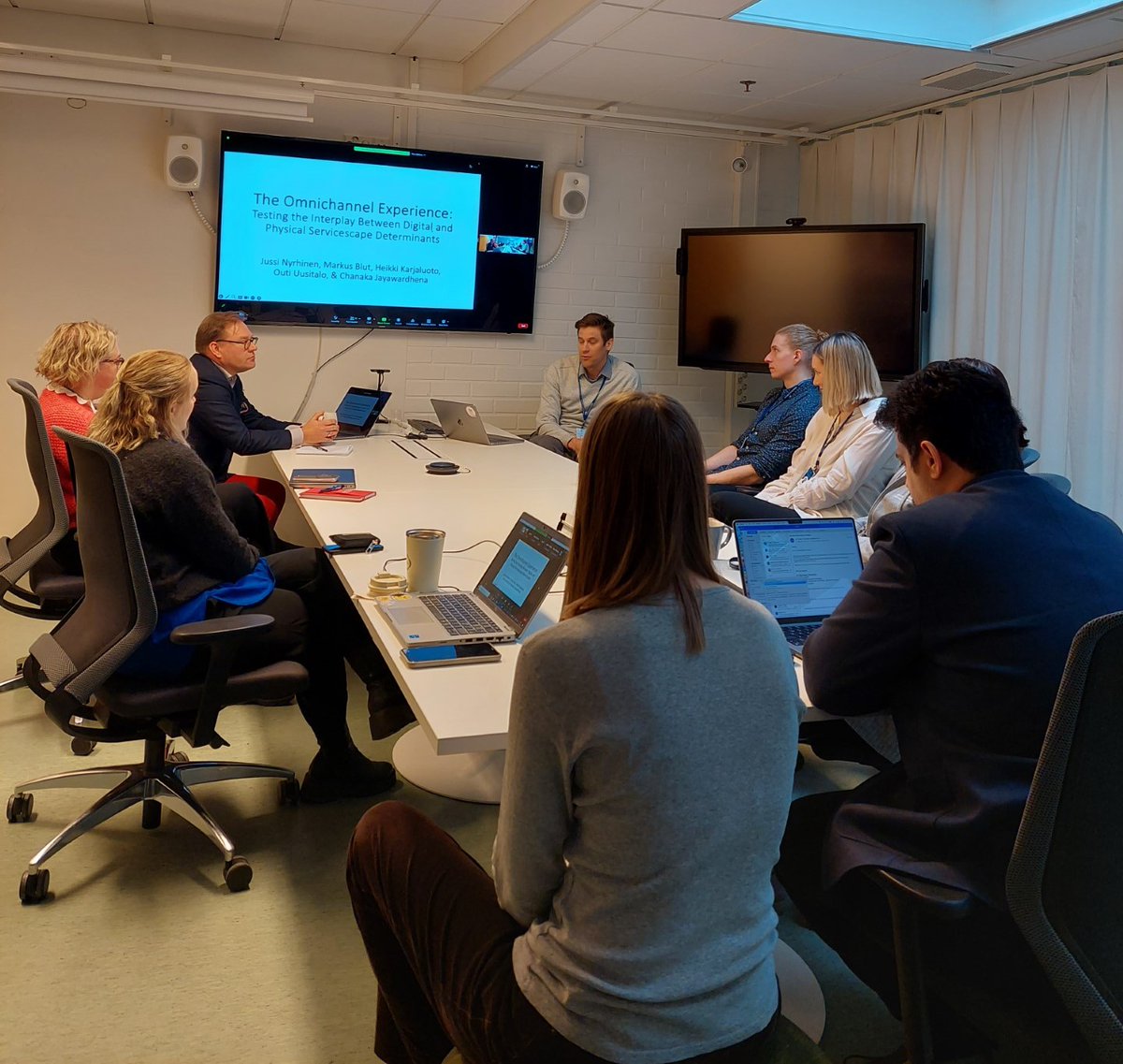 Today was engaging CPSS lunch seminar with Vice-Dean Prof. Heikki Karjaluoto presenting "The #Omnichannel #Experience: Testing Interplay Between #Digital &amp; #Physical #Servicescape Determinants." Valuable insights shared on omnichannel strategies in service provision.
