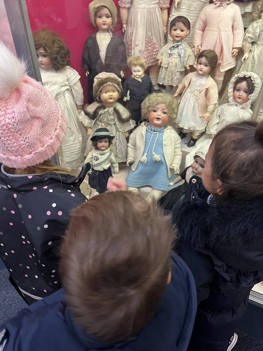 P1 have had an excellent morning at the Museum of Childhood in Edinburgh. We loved looking at all the different toys from the past and even recognised some toys that we still play with today! #stlukescurriculum