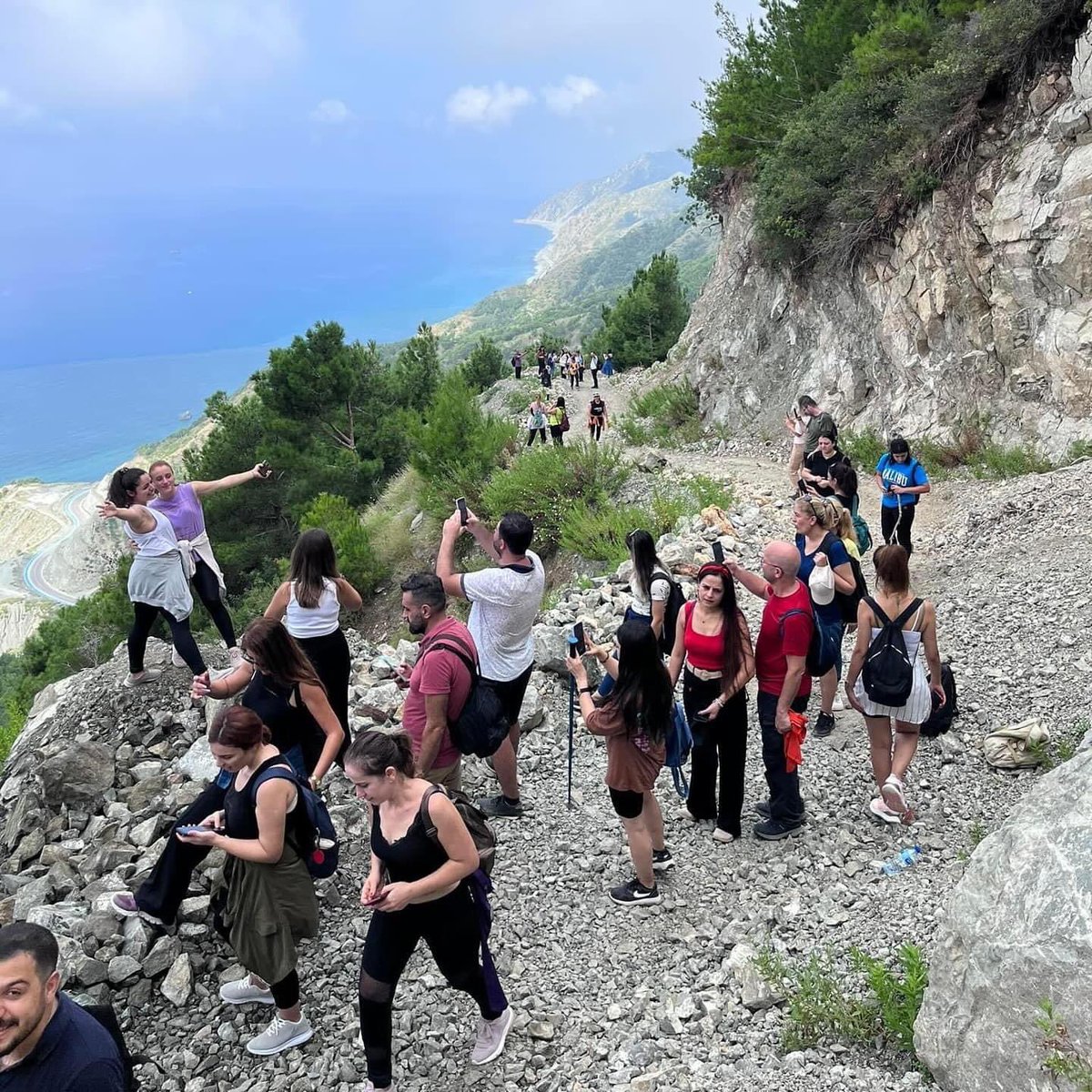 Hadostt's tweet photo. MUSA DAĞI DOĞA YÜRÜYÜŞÜ KAYITLARIMIZ DEVAM EDİYOR.   BU PAZAR GÜNÜ SAMANDAĞ USULÜ LİKYA YOLUMUZA BEKLERİZ.  DENİZE KARŞI MUHTEŞEM DOĞASIYLA MUSA DAĞINDAYIZ. https://t.co/VnqUBnOfeq
