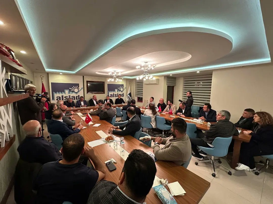 alsiad3's tweet photo. -Alanya Belediye Başkanı Sn. Adem Murat Yücel’ den ALSİAD’ a Ziyaret-
Seçim çalışmaları kapsamında, Alanya Belediye Başkanı Sn. Adem Murat Yücel ve seçim ekibi, ALSİAD Dernek ofisine ziyarette bulundu. https://t.co/Wb6bEHJwbT
