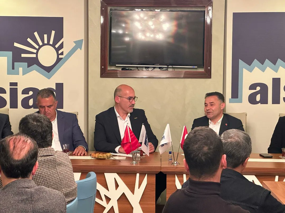 -Alanya Belediye Başkanı Sn. Adem Murat Yücel’ den ALSİAD’ a Ziyaret-
Seçim çalışmaları kapsamında, Alanya Belediye Başkanı Sn. Adem Murat Yücel ve seçim ekibi, ALSİAD Dernek ofisine ziyarette bulundu.