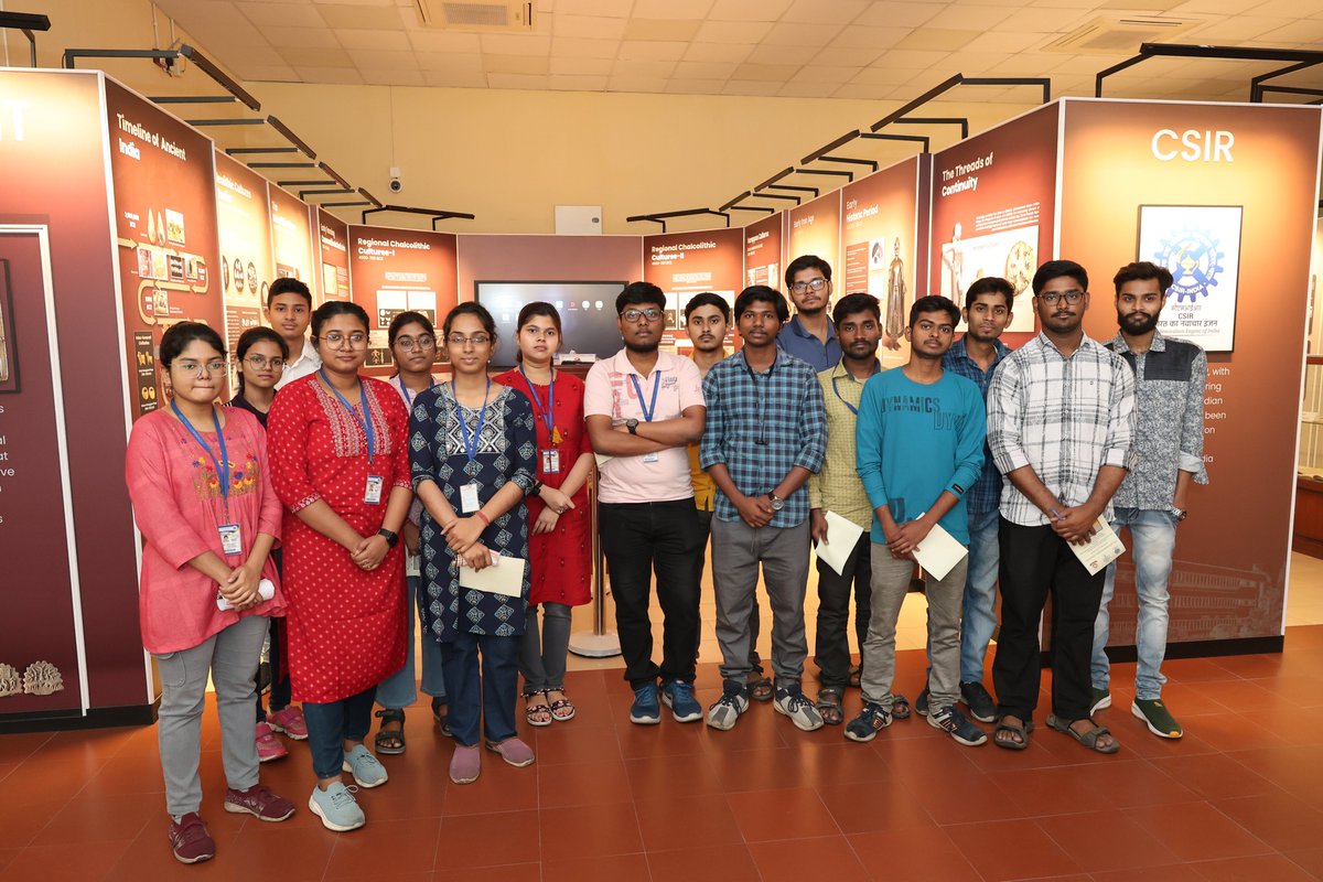 ARMMA_CGCRI's tweet photo. Today, #Archive @official_cgcri hosted students from Calcutta University. They were thrilled to explore the history &amp; highlights of technologies &amp; innovations made by @CSIR_IND for socio-economic growth of the nation. https://t.co/ljFlxQTTMb