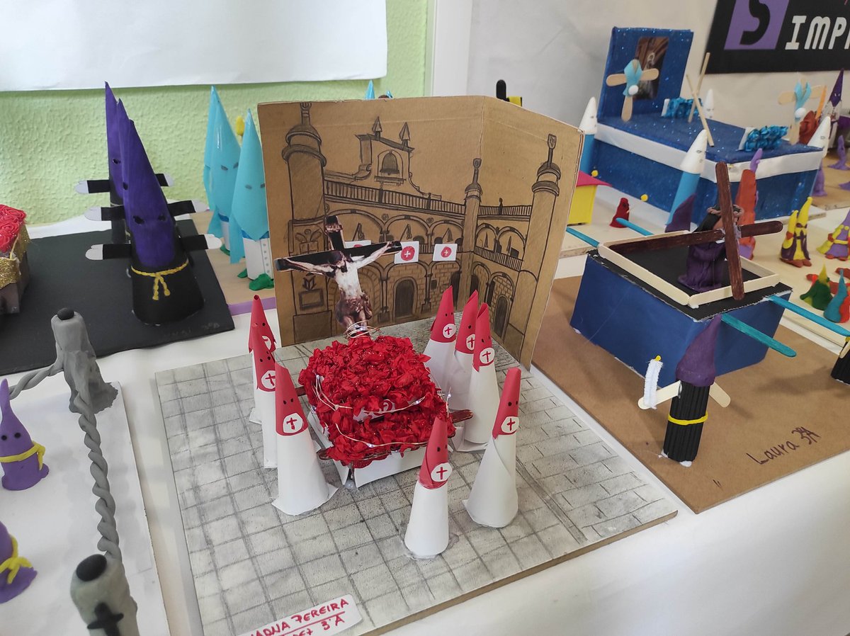 ceipmirobriga's tweet photo. Exposición de pasos de Semana Santa del alumnado de Religión de Primaria. Un fantástico trabajo de niños y familias. #mirobits https://t.co/4s1LNKOg68