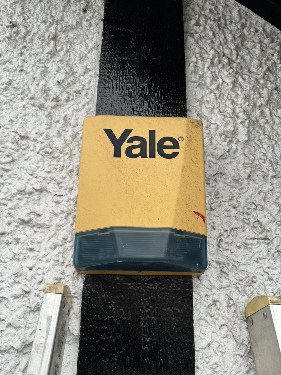 stone_security's tweet image. A little bit of Spring cleaning this morning in Swanwick 🪄 

Don’t DIY when it comes to protecting what matters most - get the professionals in 👌🏼

#Derbyshire #Burglar #Alarm #CCTV