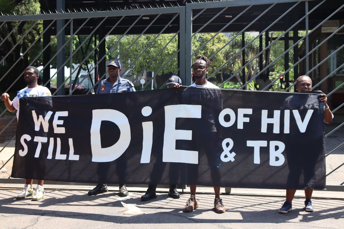 WACIHealth's tweet photo. Run4TB advocates in partnership with @CsfSanac are leading a TB campaign and submiting a Memorandum to NDOH in Pretoria, South Africa

The main aim of the campaign is to end TB in our society

#SayNoToBudgetsCuts #SayNOToTBDeaths
#YouandICanEndTB
#YesWecanEndTB
#WACIHealthOnThGo https://t.co/1sin2QNdxe