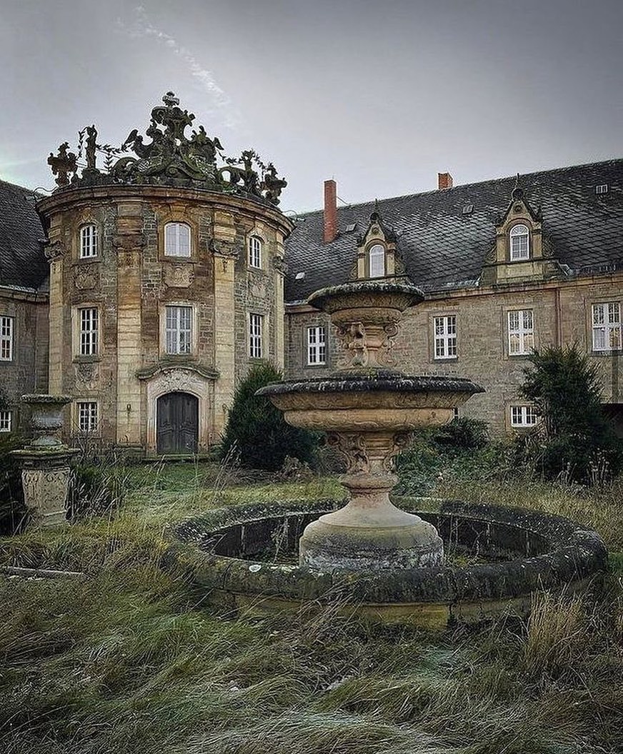 Beautiful Lost Places (@itslostplaces) on Twitter photo 2024-03-20 12:22:40