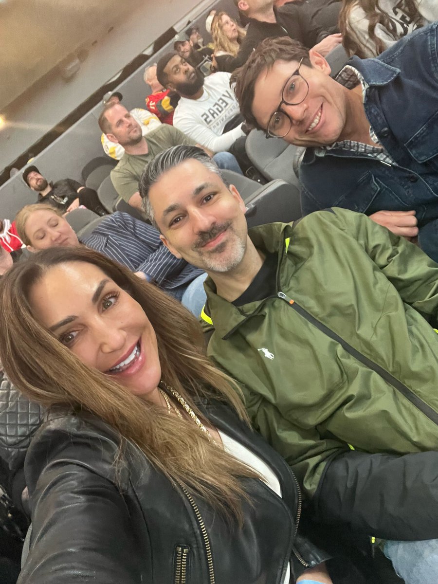 PebblePostPDM's tweet photo. We had an absolute blast last night at Shoptalk hosting an incredible group of brands and marketers for some up-close NHL action! A huge thank you to everyone who joined us for this memorable event 🙌 

#ShopTalk #Marketing #martech #programmaticdirectmail #PDM https://t.co/Ty7RRCTrpv