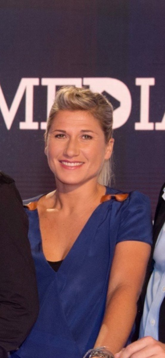 Jaraprod's tweet image. La famille de « Médias le mag » est en deuil. 
Nous avons la grande tristesse de vous annoncer le décès de Laetitia Krupa. 
Son énergie, son rire, sa présence solaire, son ton libre, sa pugnacité, son amour du métier, ont été précieux au journalisme que nous défendons. 1/2