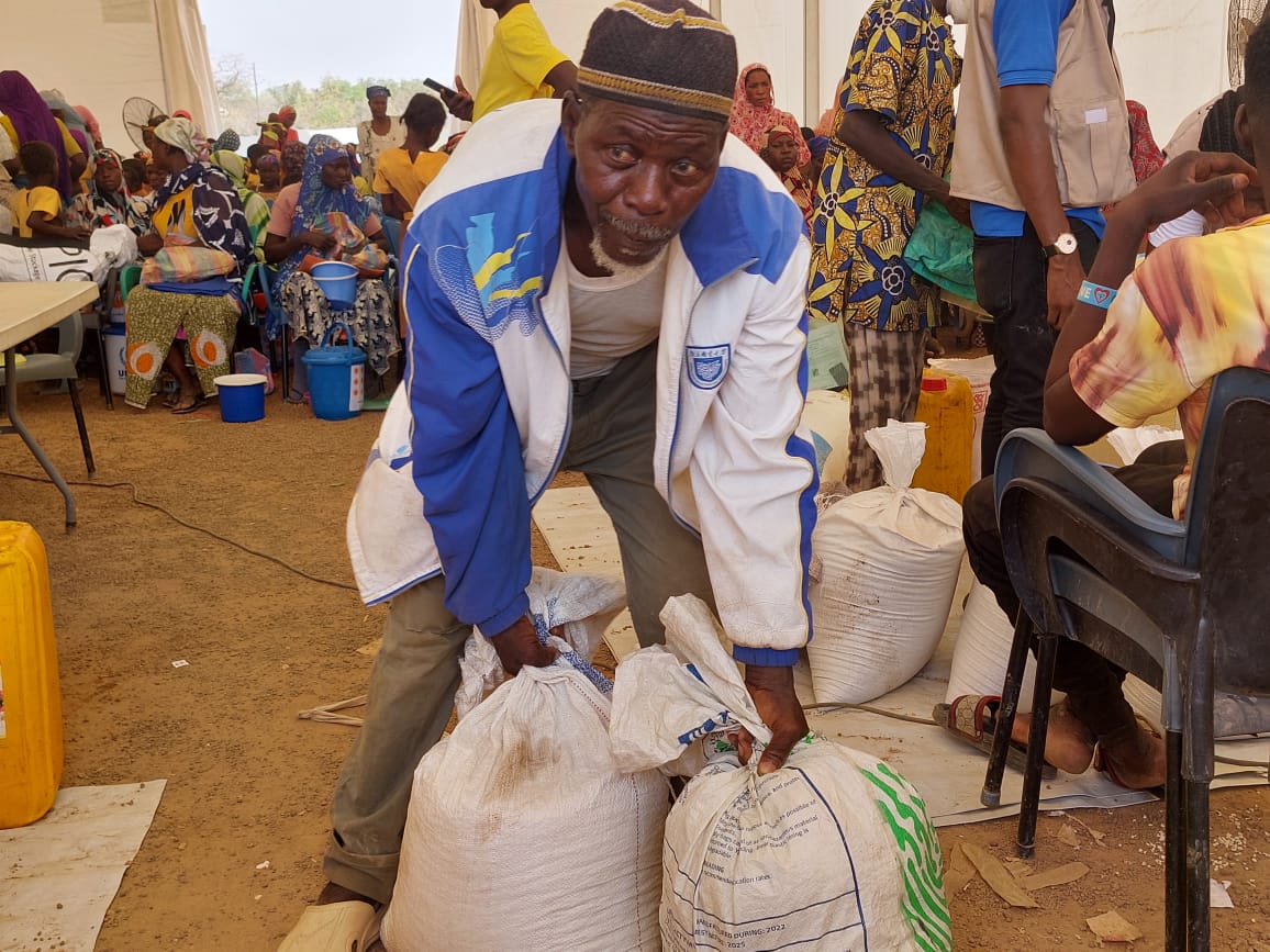 Asylum seekers at Tarikom Refugee Settlement in U/E are receiving food items so they can cook their own meals this Ramadan period. This includes rice, maize, gari, oil, and sugar. #Withrefugees
